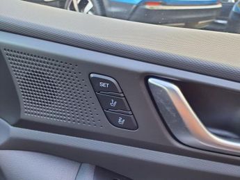 HYUNDAI IONIQ 28kWh Premium SE Hatchback 5dr Electric Auto (120 ps)