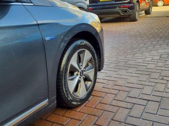 HYUNDAI IONIQ 28kWh Premium SE Hatchback 5dr Electric Auto (120 ps)