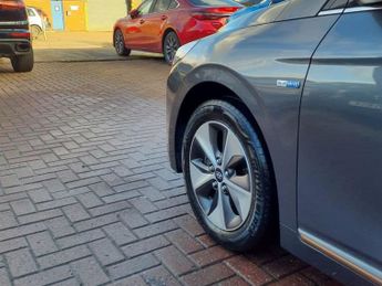HYUNDAI IONIQ 28kWh Premium SE Hatchback 5dr Electric Auto (120 ps)