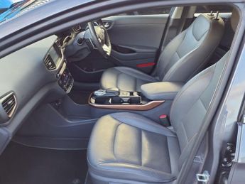 HYUNDAI IONIQ 28kWh Premium SE Hatchback 5dr Electric Auto (120 ps)