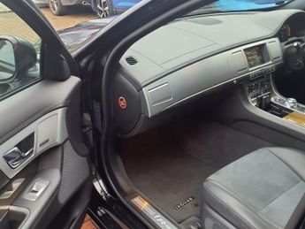 JAGUAR XF 2.2d R-Sport Sportbrake 5dr Diesel Auto Euro 6 (s/s) (200 ps)