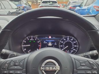 NISSAN JUKE 1.0 DIG-T N-Connecta SUV 5dr Petrol DCT Auto Euro 6 (s/s) (114 p