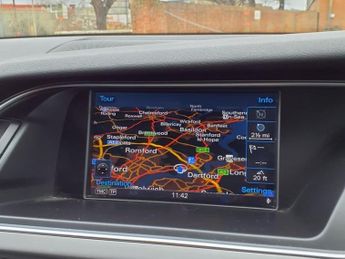 AUDI A4 ALLROAD 2.0 TDI Estate 5dr Diesel S Tronic quattro Euro 5 (s/s) (177 ps)