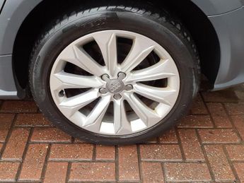 AUDI A4 ALLROAD 2.0 TDI Estate 5dr Diesel S Tronic quattro Euro 5 (s/s) (177 ps)