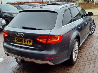 AUDI A4 ALLROAD 2.0 TDI Estate 5dr Diesel S Tronic quattro Euro 5 (s/s) (177 ps)