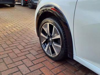 PEUGEOT E-208 50kWh GT Hatchback 5dr Electric Auto (136 ps)