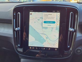 VOLVO XC40 2.0 B4 MHEV Ultimate SUV 5dr Petrol Hybrid DCT Auto Euro 6 (s/s)