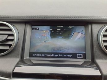 LAND ROVER DISCOVERY 4 3.0 SD V6 HSE Luxury SUV 5dr Diesel Auto 4WD Euro 6 (s/s) (256 b