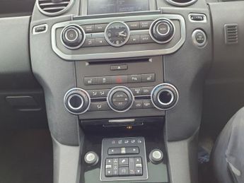LAND ROVER DISCOVERY 4 3.0 SD V6 HSE Luxury SUV 5dr Diesel Auto 4WD Euro 6 (s/s) (256 b