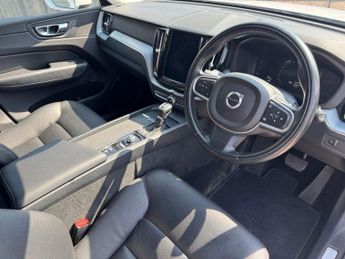 VOLVO XC60 2.0 D4 Momentum SUV 5dr Diesel Auto AWD Euro 6 (s/s) 