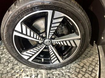 MG MG ZS 44.5kWh Exclusive SUV 5dr Electric Auto (143 ps)