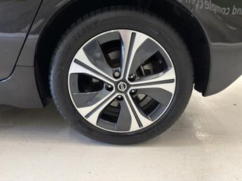 NISSAN LEAF 40kWh N-Connecta Hatchback 5 Door Electric Automatic Black 1 For