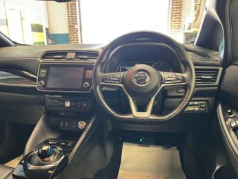 NISSAN LEAF 40kWh N-Connecta Hatchback 5 Door Electric Automatic Black 1 For