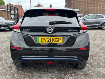 NISSAN LEAF 40kWh N-Connecta Hatchback 5 Door Electric Automatic Black 1 For