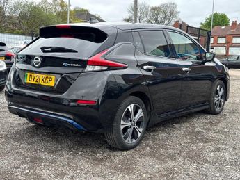 NISSAN LEAF 40kWh N-Connecta Hatchback 5 Door Electric Automatic Black 1 For
