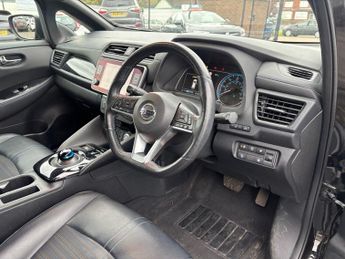 NISSAN LEAF 40kWh N-Connecta Hatchback 5 Door Electric Automatic Black 1 For