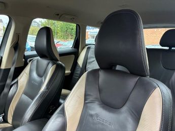 VOLVO XC60 2.4 D5 R-Design SUV 5dr Diesel Geartronic AWD Euro 5 (215 ps)