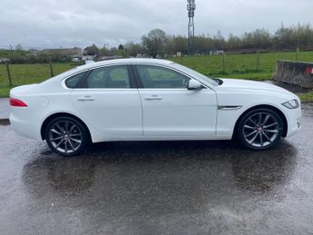 JAGUAR XF 2.0d Portfolio Saloon 4dr Diesel Auto Euro 6 (s/s) (180 ps)