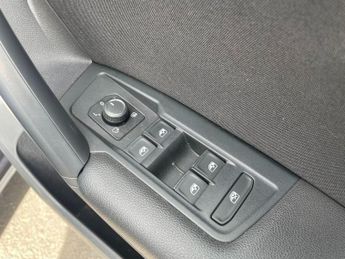 VOLKSWAGEN TIGUAN 2.0 TDI SEL SUV 5dr Diesel DSG 4Motion Euro 6 (s/s) (150 ps)