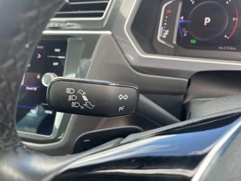 VOLKSWAGEN TIGUAN 2.0 TDI SEL SUV 5dr Diesel DSG 4Motion Euro 6 (s/s) (150 ps)