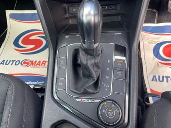 VOLKSWAGEN TIGUAN 2.0 TDI SEL SUV 5dr Diesel DSG 4Motion Euro 6 (s/s) (150 ps)