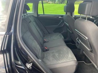 VOLKSWAGEN TIGUAN 2.0 TDI SEL SUV 5dr Diesel DSG 4Motion Euro 6 (s/s) (150 ps)