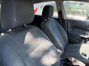FORD FIESTA 1.4 Zetec Hatchback 5dr Petrol Automatic (154 g/km, 94 bhp)