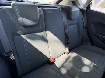 FORD FIESTA 1.4 Zetec Hatchback 5dr Petrol Automatic (154 g/km, 94 bhp)