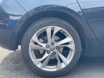 VAUXHALL ASTRA 1.4i Turbo SRi Hatchback 5dr Petrol Auto Euro 6 (s/s) (150 ps)