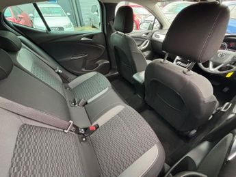 VAUXHALL ASTRA 1.5 Turbo D SRi VX Line Nav Hatchback 5dr Diesel Auto Euro 6 (s/