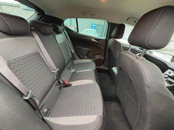 VAUXHALL ASTRA 1.5 Turbo D SRi VX Line Nav Hatchback 5dr Diesel Auto Euro 6 (s/