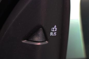 VOLVO V40 1.5 T3 GPF R-Design Pro Hatchback 5dr Petrol Auto Euro 6 (s/s) (