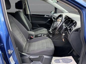 VOLKSWAGEN TOURAN 1.5 TSI EVO SEL MPV 5dr Petrol DSG Euro 6 (s/s) (150 ps)