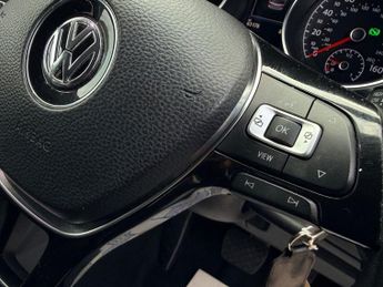 VOLKSWAGEN TOURAN 1.5 TSI EVO SEL MPV 5dr Petrol DSG Euro 6 (s/s) (150 ps)