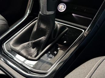 VOLKSWAGEN TOURAN 1.5 TSI EVO SEL MPV 5dr Petrol DSG Euro 6 (s/s) (150 ps)