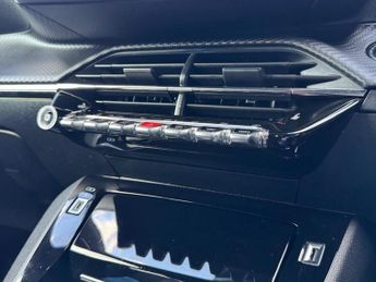 PEUGEOT E-2008 50kWh GT Line SUV 5dr Electric Auto (136 ps)