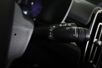 VOLVO XC40 2.0 B3 MHEV Plus Dark DCT Auto Euro 6 (s/s) 5dr