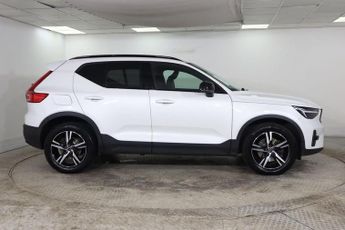 VOLVO XC40 2.0 B3 MHEV Plus Dark DCT Auto Euro 6 (s/s) 5dr