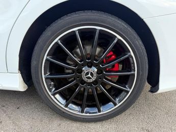 MERCEDES-BENZ CLA 2.1 CLA220d AMG Line Night Edition (Plus) Coupe 4dr Diesel 7G-DC