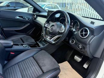 MERCEDES-BENZ CLA 2.1 CLA220d AMG Line Night Edition (Plus) Coupe 4dr Diesel 7G-DC