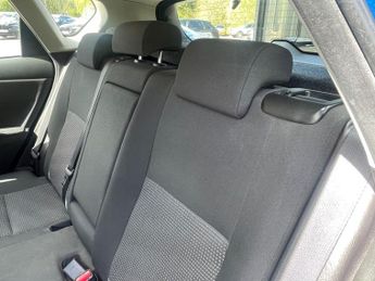 TOYOTA AURIS 1.6 V-Matic Icon Hatchback 5dr Petrol Multidrive S Euro 5 (132 p