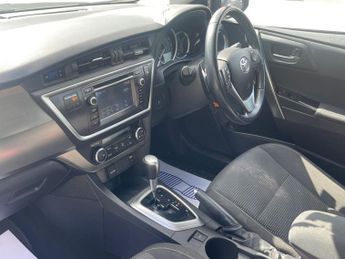 TOYOTA AURIS 1.6 V-Matic Icon Hatchback 5dr Petrol Multidrive S Euro 5 (132 p