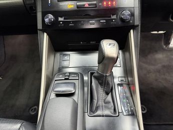 LEXUS IS 2.5 300h F Sport Saloon 4dr Petrol Hybrid E-CVT Euro 5 (s/s) (22