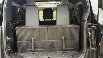 LAND ROVER DEFENDER 110 2.0 SD4 SE Auto 4WD Euro 6 (s/s) 5dr