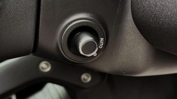 LAND ROVER DEFENDER 110 2.0 SD4 SE Auto 4WD Euro 6 (s/s) 5dr