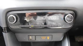 TOYOTA YARIS 1.5 VVT-h Design Hatchback 5dr Petrol Hybrid E-CVT Euro 6 (s/s) 
