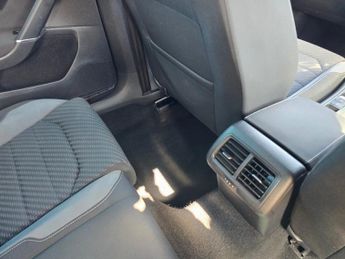 VOLKSWAGEN GOLF 1.5 TSI EVO GPF R-Line Hatchback 5dr Petrol DSG Euro 6 (s/s) (15