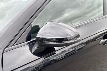 AUDI A4 2.0 TFSI 35 Black Edition Saloon 4dr Petrol S Tronic Euro 6 (s/s