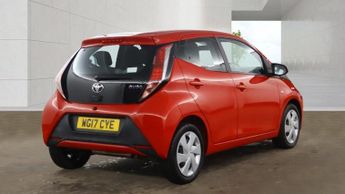 TOYOTA AYGO 1.0 VVT-i x-play Hatchback 5dr Petrol x-shift Euro 6 (68 ps)