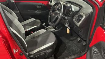 TOYOTA AYGO 1.0 VVT-i x-play Hatchback 5dr Petrol x-shift Euro 6 (68 ps)